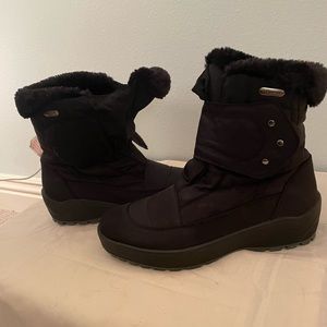 Pajar women’s snow boots